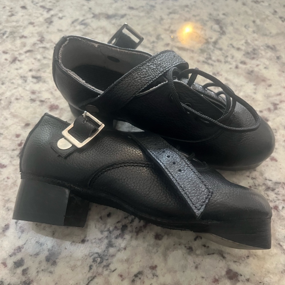 IRISH STEP DANCE - hard shoes